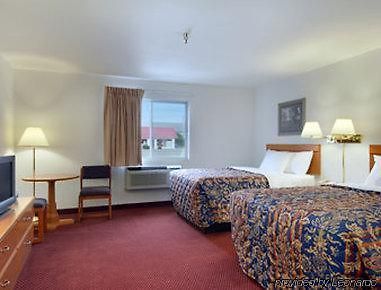 Econo Lodge Rice Lake Room photo